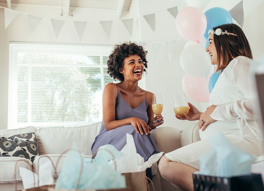 A friends supporting an alcohol-free pregnancy by drinking mock-tails.